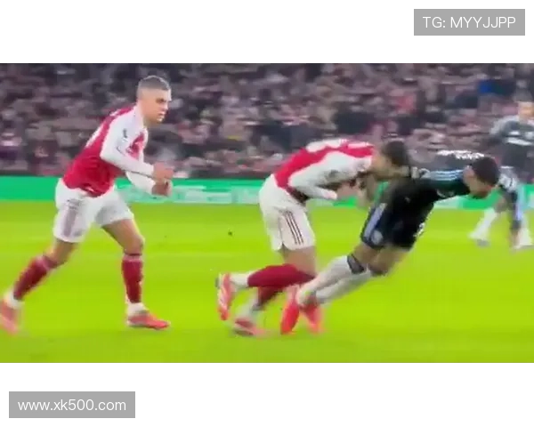 赫罗纳球员进攻踩踏孔德脚踝 VAR未介入引争议